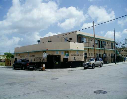 Foto del edificio - 467-469 NW 8th St