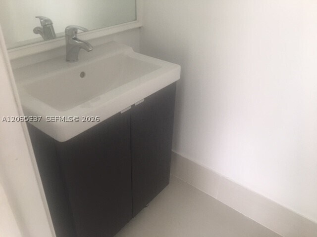 Foto del edificio - 5764 NW 98th Ct