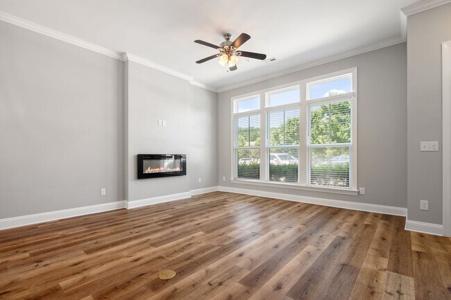 Photo - Bright & Spacious 4BR/3.5BA Townhome in Wi...