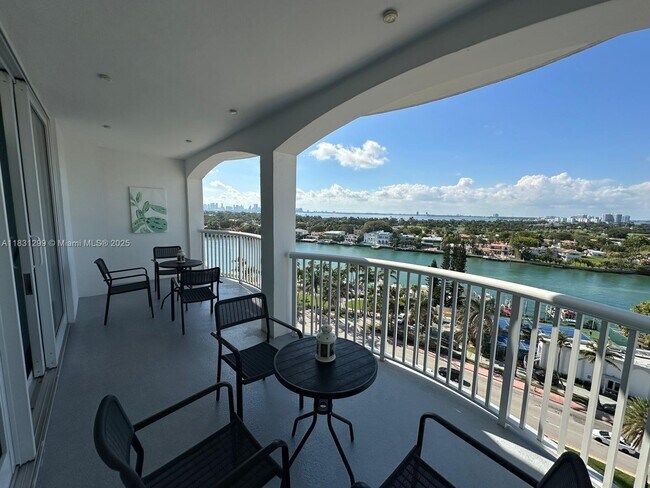 Foto del edificio - 5401 Collins Ave