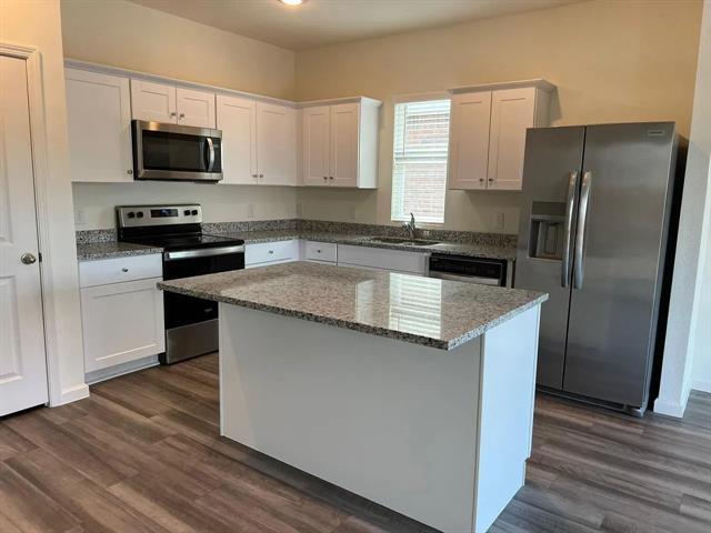 Building Photo - 1340 Fleckman Dr