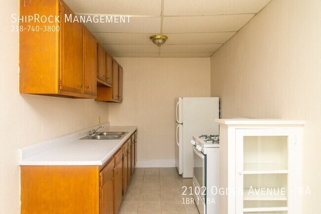 Foto del edificio - 2102 Ogden Ave