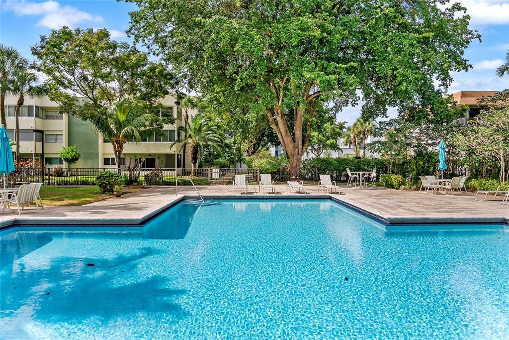 Foto principal - 6075 N Sabal Palm Blvd