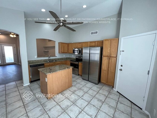Building Photo - 13915 N 134th Ln