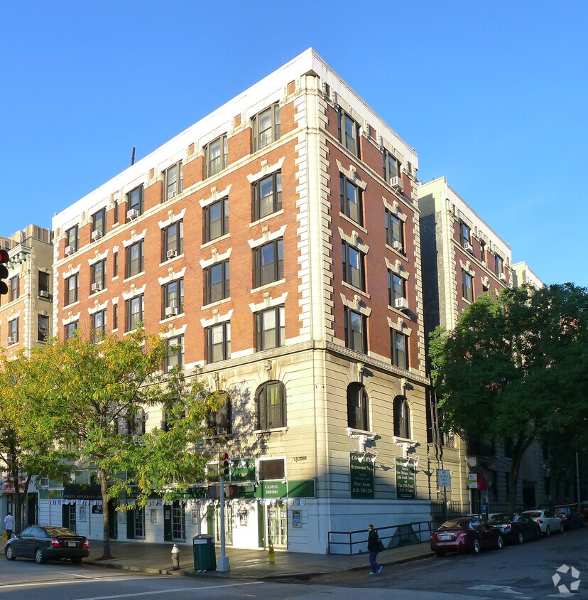 Building Photo - 4015 Broadway