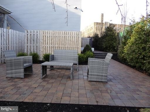 Building Photo - 502 Gerhard St