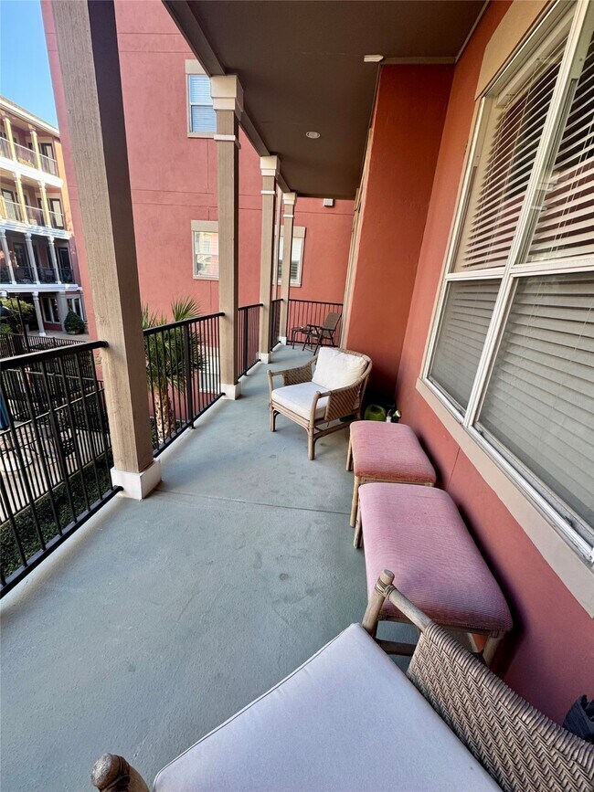 Building Photo - 2400 McCue Rd