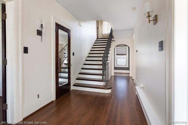 Front Stairwell - 164 Market St