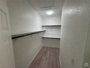 Building Photo - 8772 Bridgeport Bay Ave