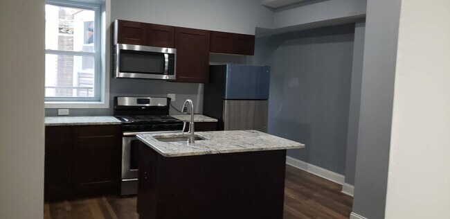 Foto del edificio - 2327 Linden Ave