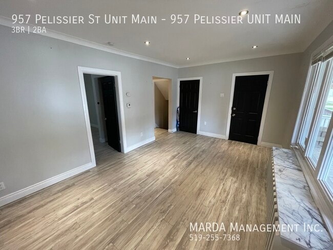 Building Photo - BEAUTIFULLY RENOVATED 3BEDROOM/2BATH MAIN UNIT+ HYDRO