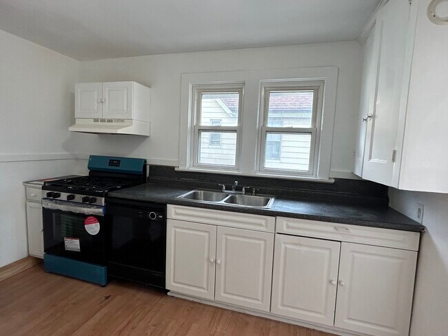 Kitchen 1 - 72 Broome St