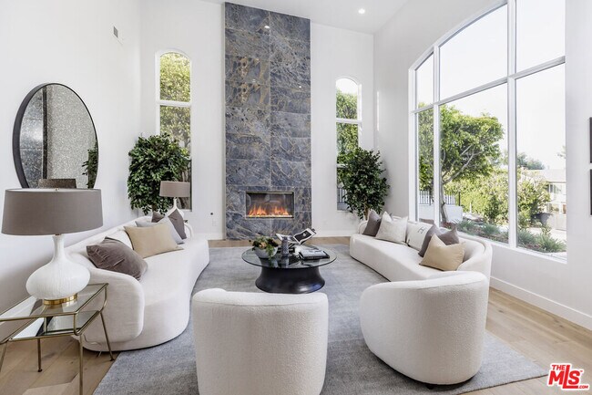 Foto del edificio - 2826 Deep Canyon Dr