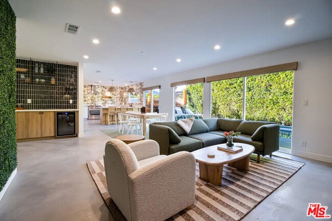 Building Photo - 3730 E Camino San Miguel