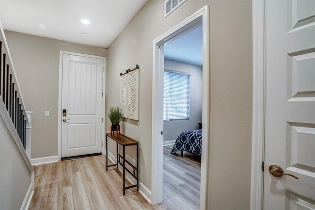 Building Photo - 7287 Whitewave Dr