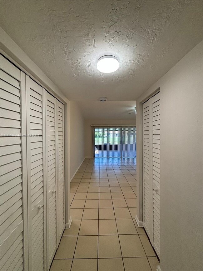 Foto del edificio - 12335 SW 110th South Canal St Rd