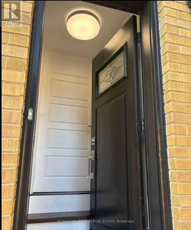 Photo du bâtiment - 1341 Freeport Dr