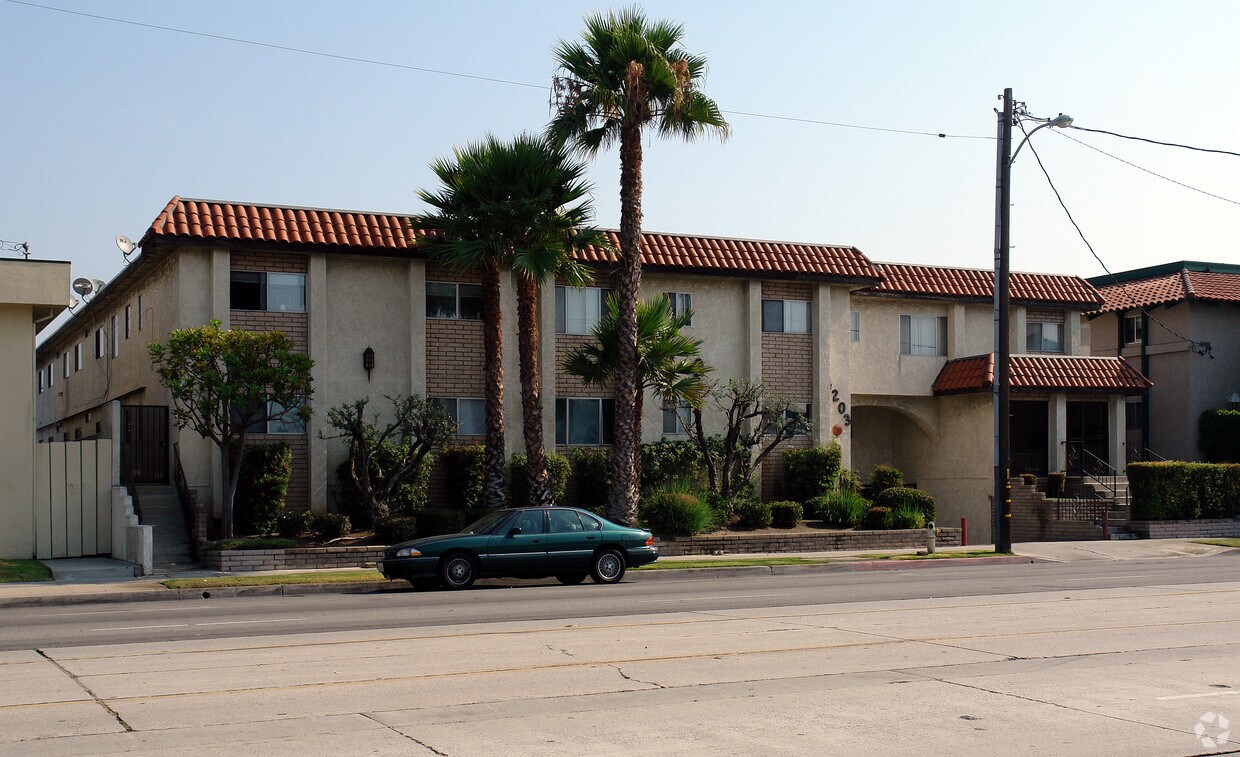 Foto del edificio - 4203 W Rosecrans Ave