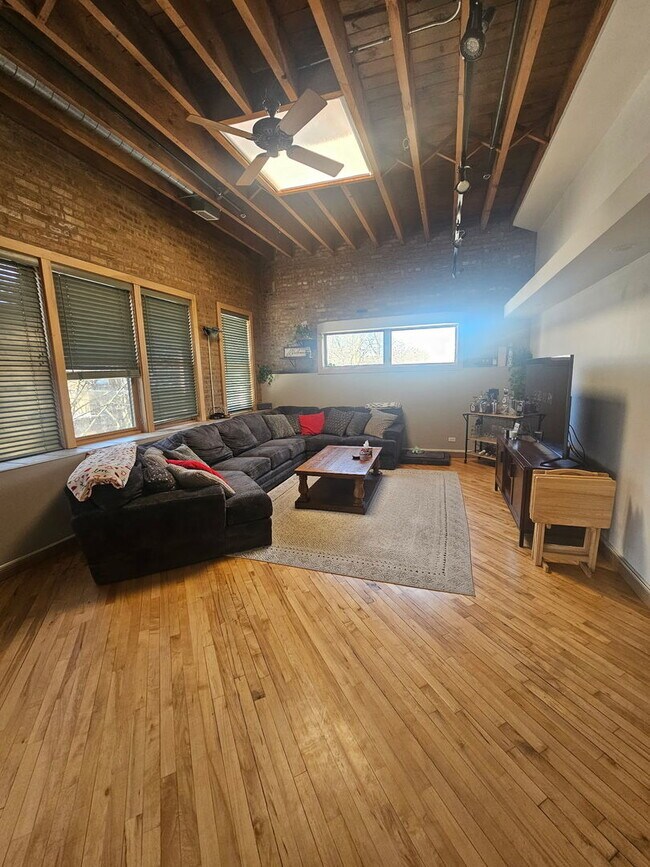 Foto del edificio - 537 Custer Ave