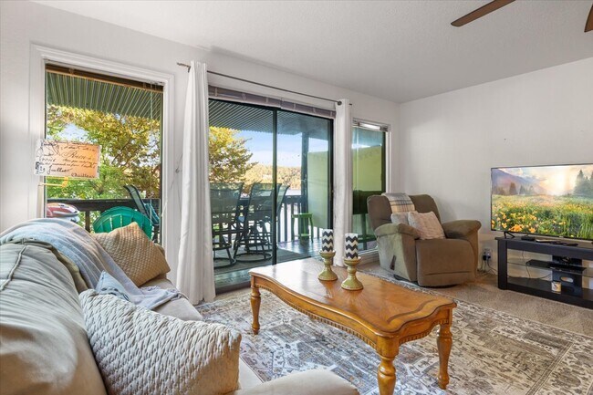 Foto del edificio - 6620 Weston Point Dr
