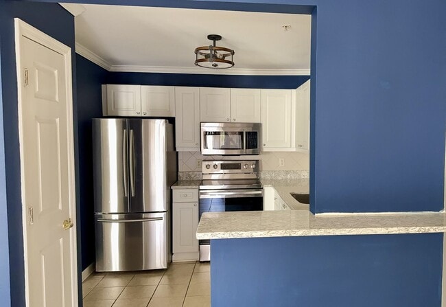 Building Photo - Beautiful Brighton Bay Villa with Garage