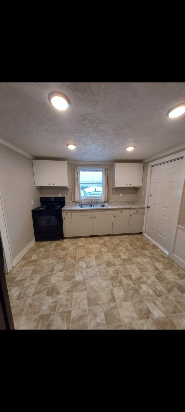 Building Photo - 216 Wilson Ave