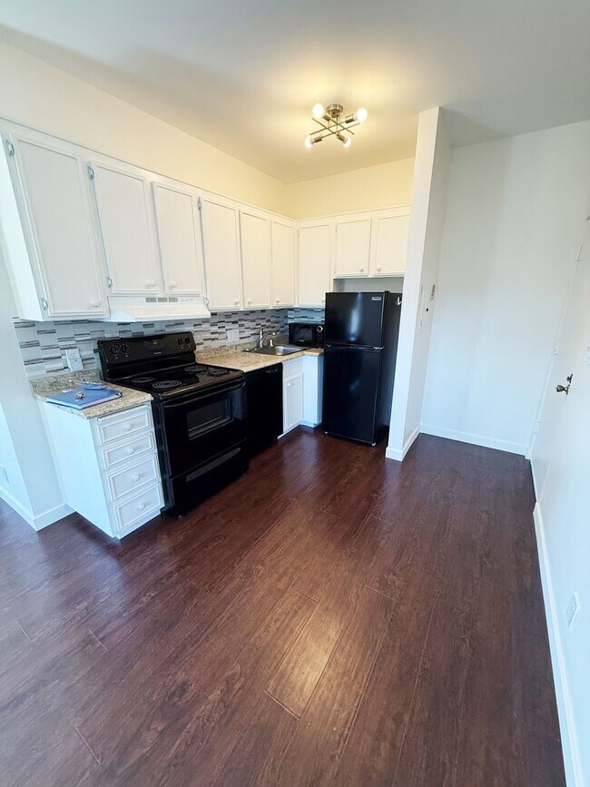 Building Photo - Charming Studio in Prime North Park Locati...