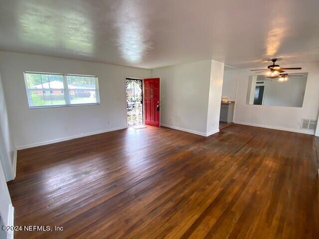 Foto del edificio - 3757 Coronado Rd