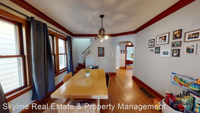 Building Photo - 4 br, 2 bath House - 5224 N. Monitor Avenue