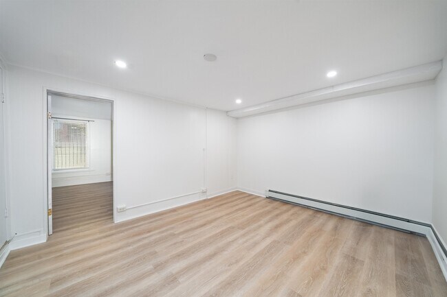 Foto del edificio - 324 Park Ave