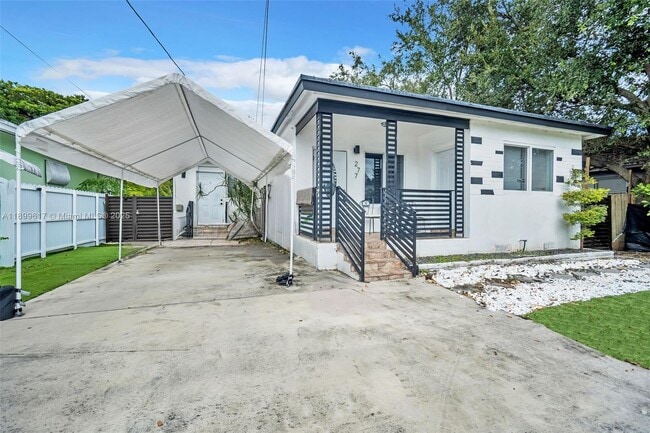 Foto del edificio - 277 NW 48th St