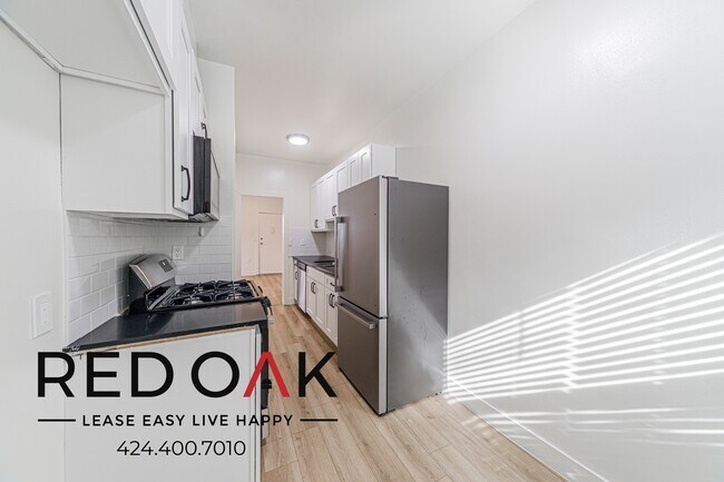 Building Photo - 832 N Alta Vista Blvd