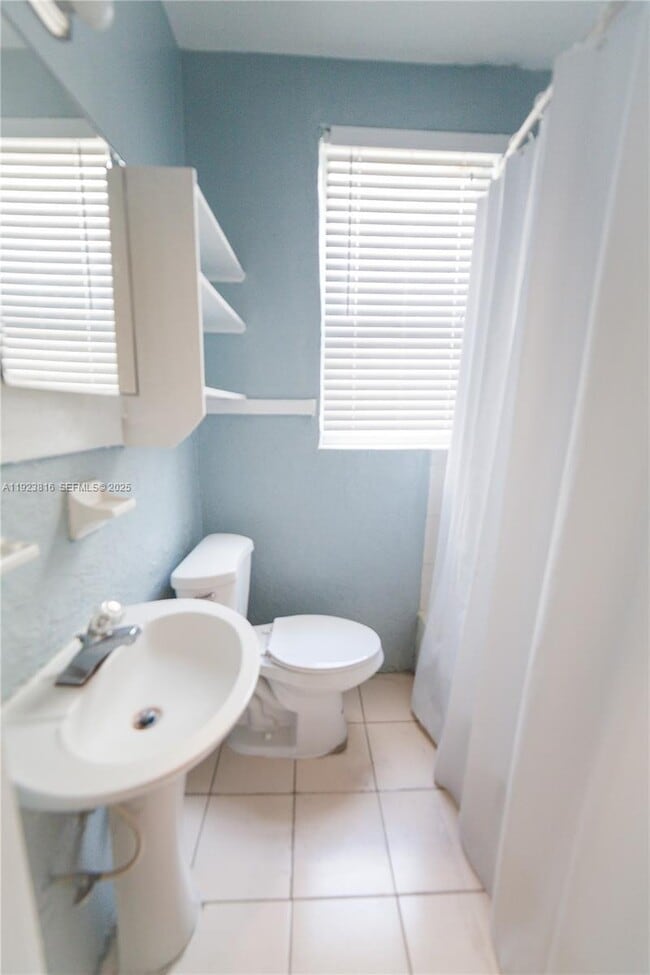 Building Photo - 119 Menores Ave