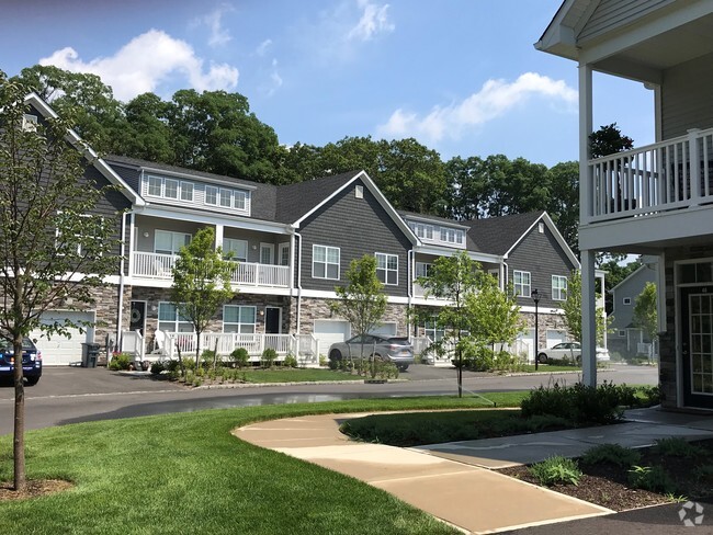 Fairfield Townhouses at Selden