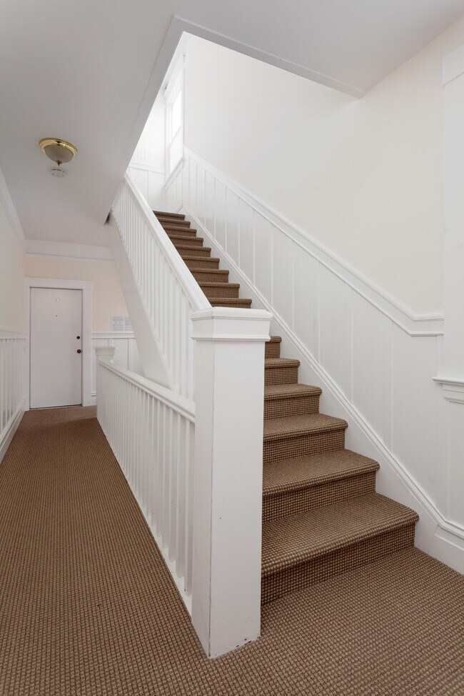 Building Photo - 1363 7th Ave