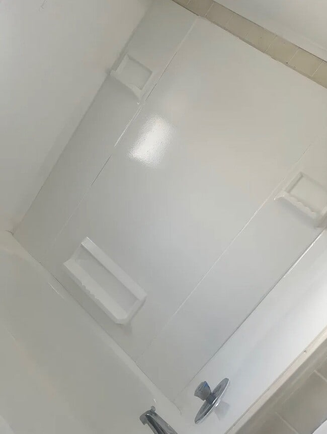 Foto del edificio - 255 Waite Ave