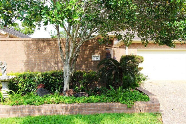 Foto del edificio - 516 Towne Ct
