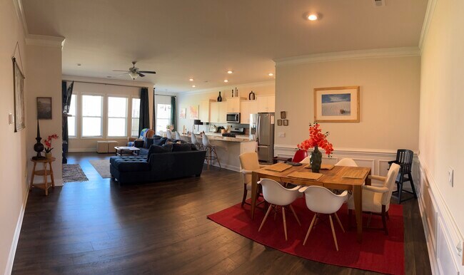 ¡Planta abierta con gran salón! - 62 Fox Cove Rd