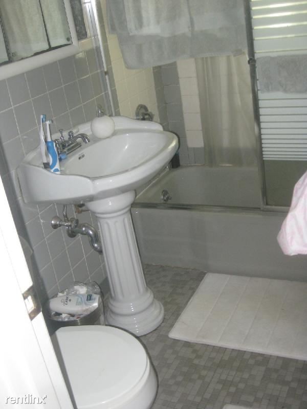 Building Photo - 48 Bryon Rd