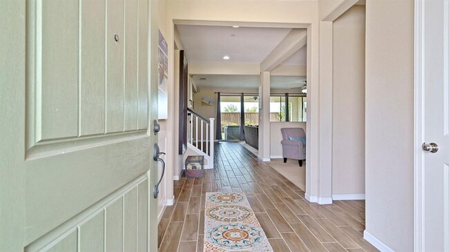 Building Photo - 788 River Bend Dr