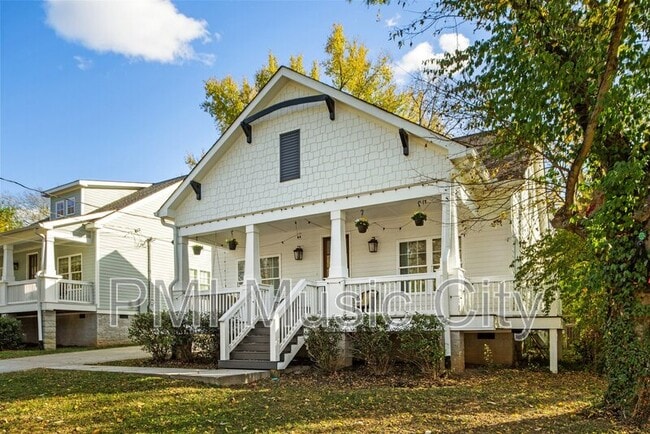 Building Photo - 336 Duke St
