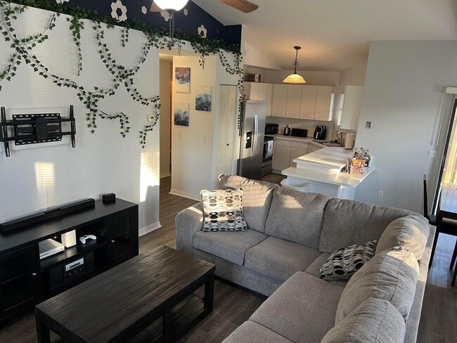 Foto del edificio - 2825 Stoneway Ln