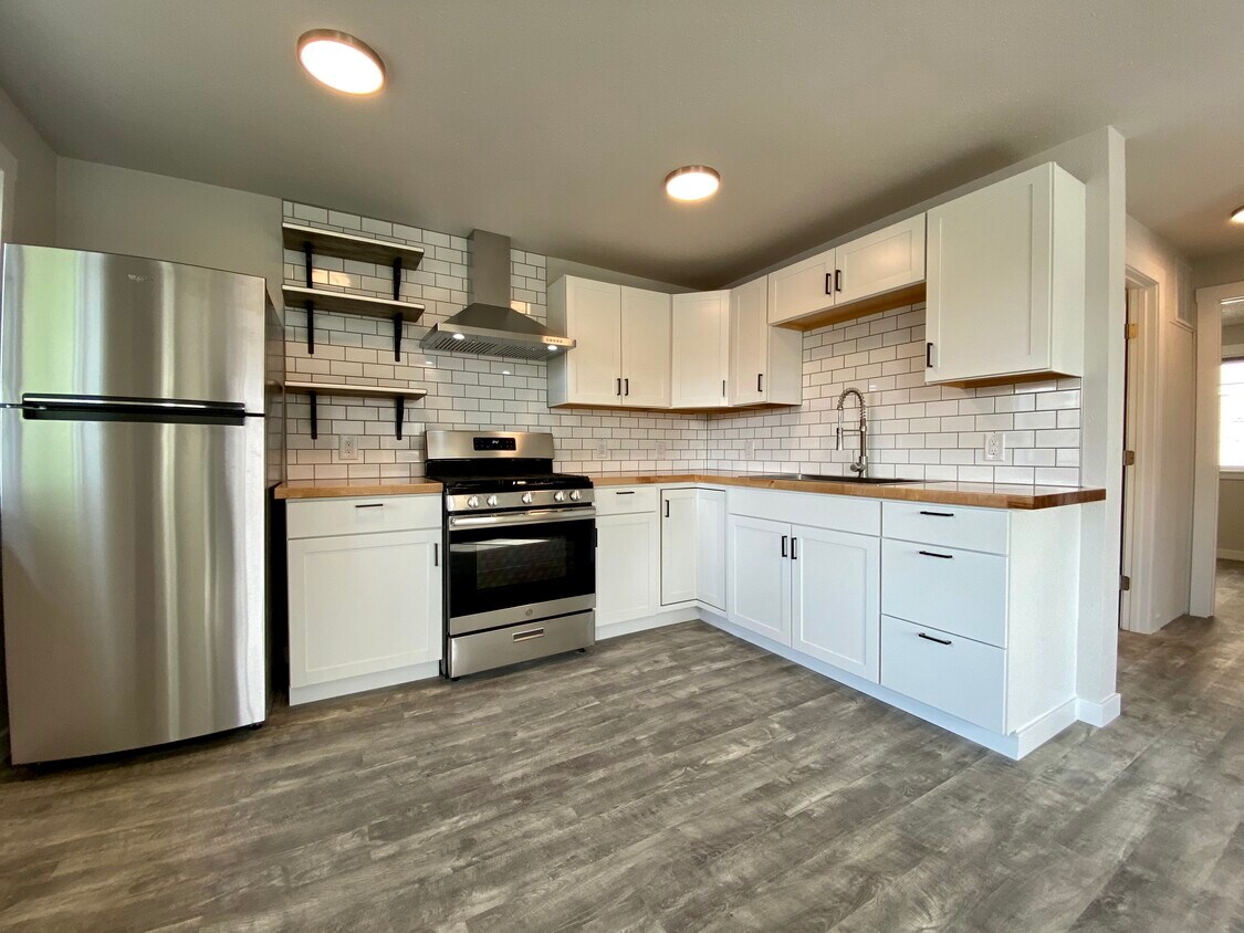 Foto principal - 1033 Juneau St