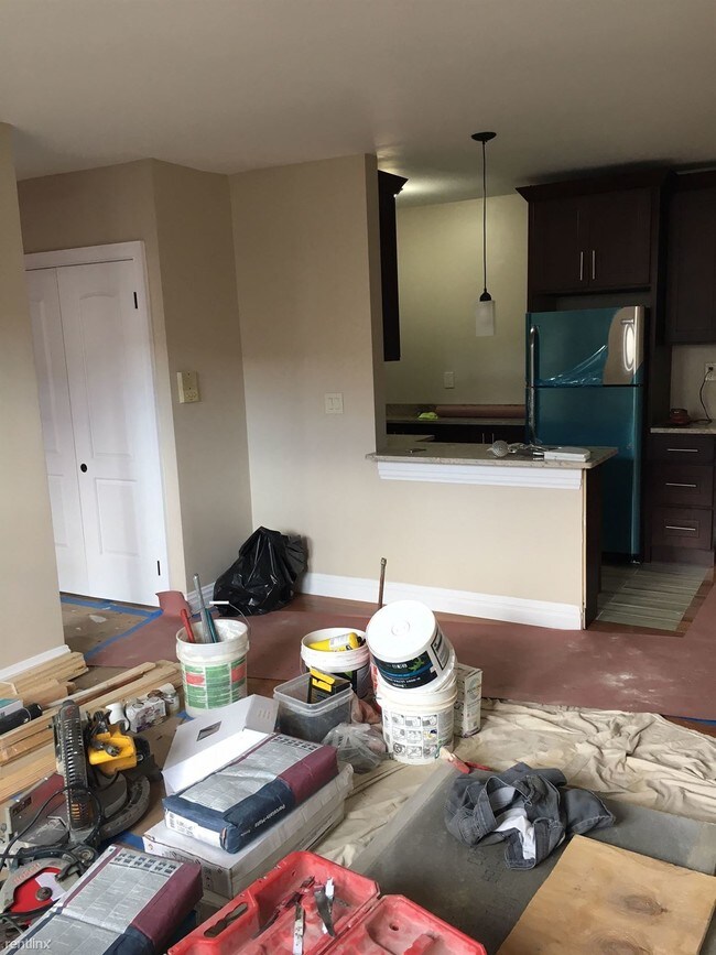 Building Photo - 1 br, 1 bath Apartment - 2416 44th St