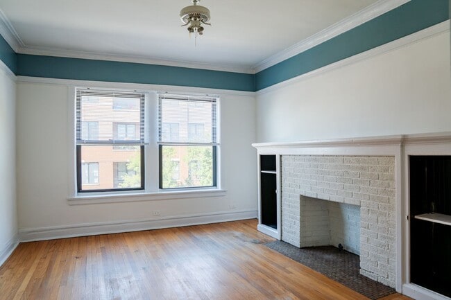 Building Photo - PROMO - Lincoln Square/Ravenswood - Studio...