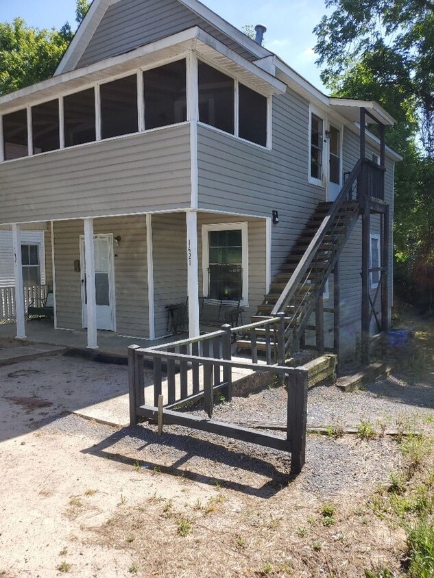 Primary Photo - Cute & Cozy 2 Bedroom 1 Bath *MOVE IN SPEC...