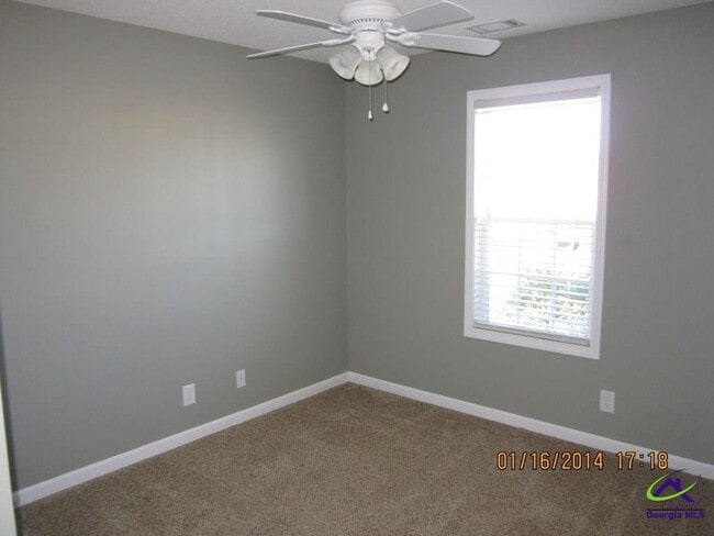 Building Photo - 135 Coronation Dr