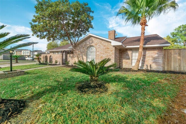 Building Photo - 10703 Braesridge Dr