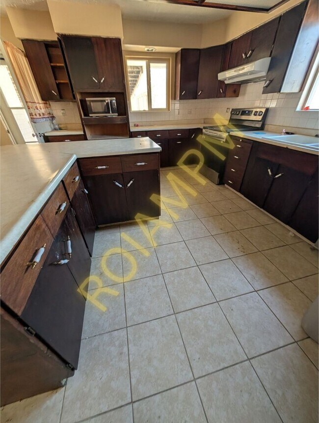 Foto del edificio - 2525 Falls Ave E