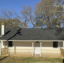 Building Photo - 131 E Main St